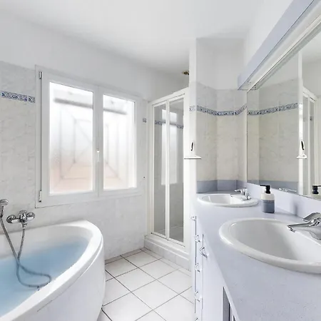 Cozy In Saint-georges-de-didon 別荘 *