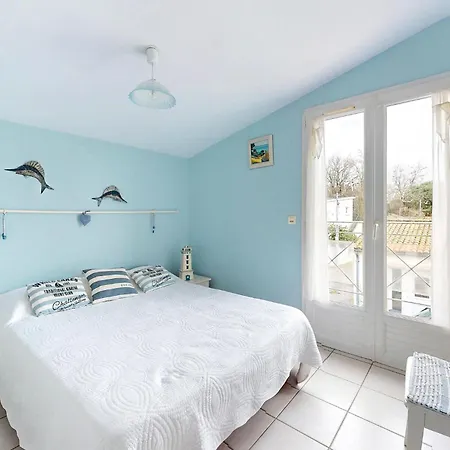 2 Bedroom Lovely In Saint-georges-de-didon