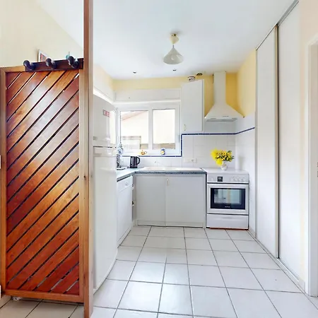 2 Bedroom Lovely In Saint-georges-de-didon Feriehus Saint-Georges-de-Didonne