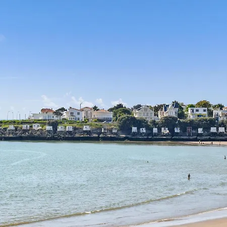Сasa de vacaciones 2 Bedroom Gorgeous In Saint-georges-de-didon Saint-Georges-de-Didonne