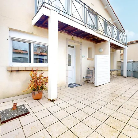 Сasa de vacaciones 2 Bedroom Gorgeous In Saint-georges-de-didon